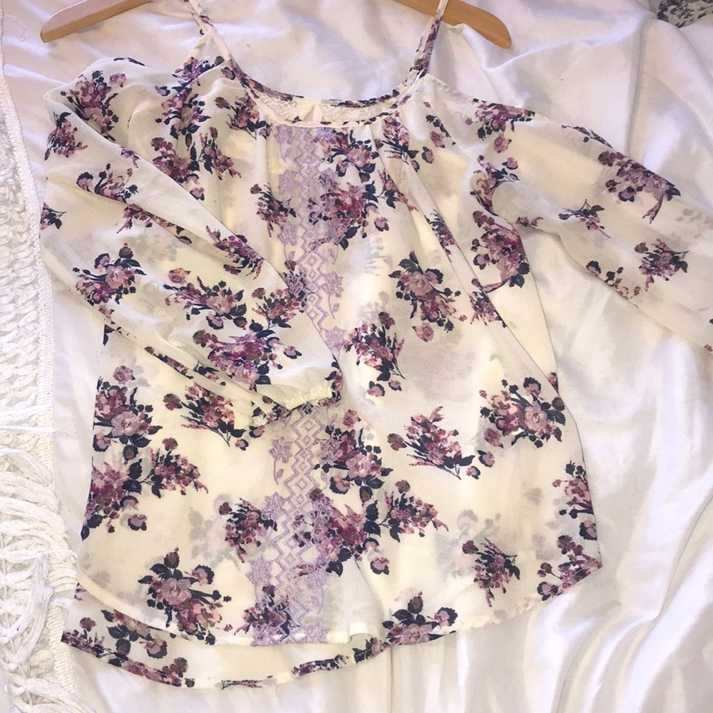 ADORABLE FLOWER COLD SHOULDER SHIRT